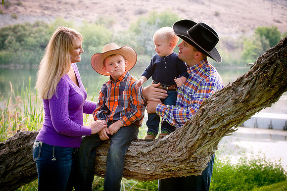 Family | www.ShaunaRaesPhotography.com