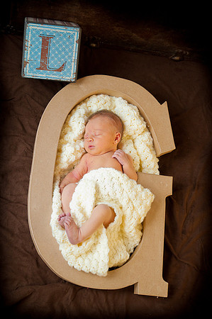 Newborns | www.ShaunaRaesPhotography.com