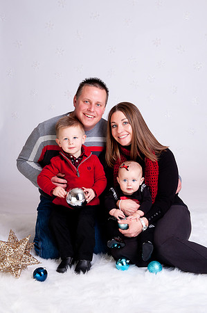 Christmas MiniSession | www.ShaunaRaesPhotography.com