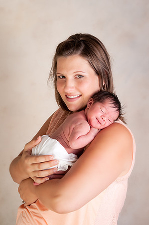 Newborns | www.ShaunaRaesPhotography.com