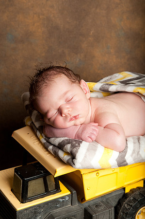 Newborns | www.ShaunaRaesPhotography.com