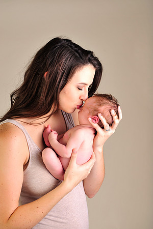 Newborns | www.ShaunaRaesPhotography.com