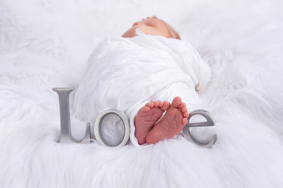 Newborns | www.ShaunaRaesPhotography.com
