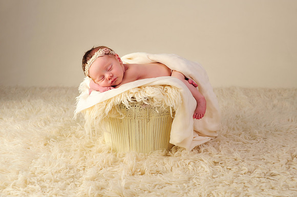 Newborns | www.ShaunaRaesPhotography.com
