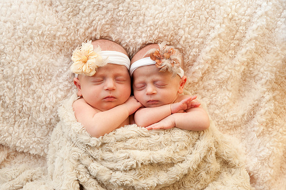 Newborns | www.ShaunaRaesPhotography.com