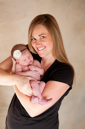 Newborns | www.ShaunaRaesPhotography.com